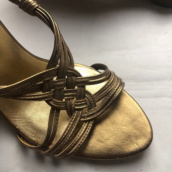 Max Studio bronze stacked wood ankle strap heels size 7 1/2 - Picture 5 of 10